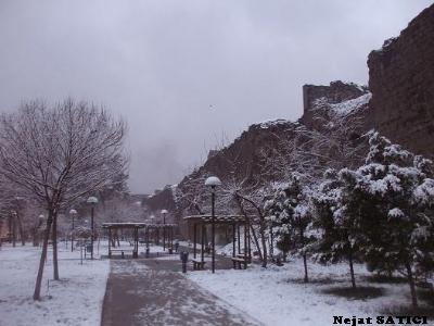 11-diyarbakir_kalesi_ve_kar-fot.nejat_satici.jpg