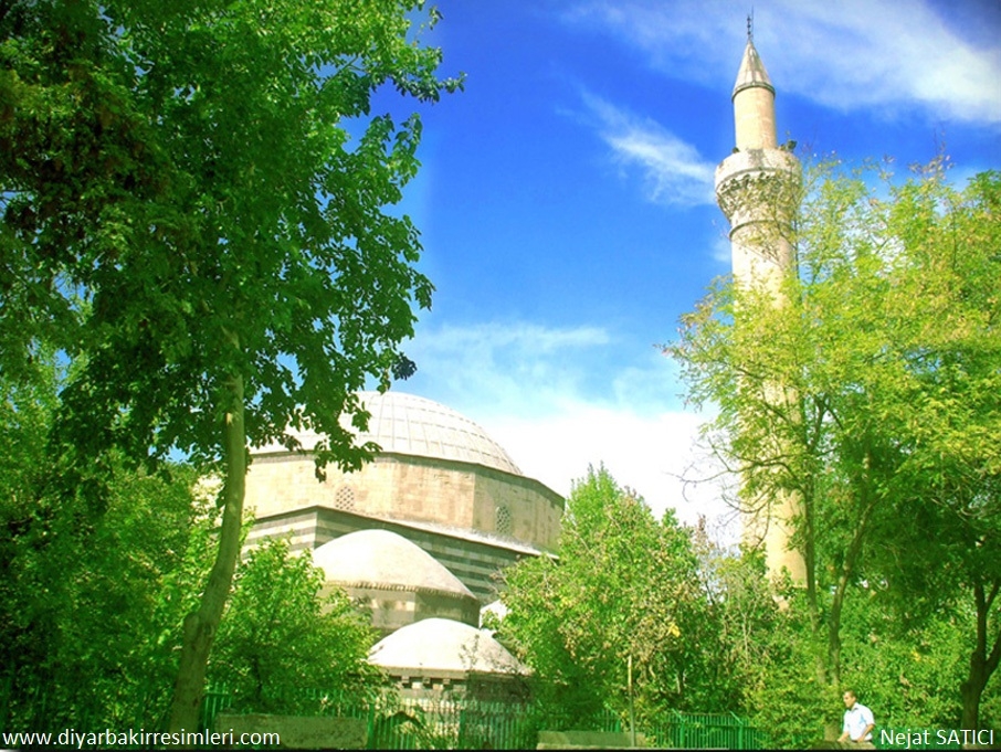 iskenderpasa cami ve minaresi -diyarbakir-fot._nejat_satici