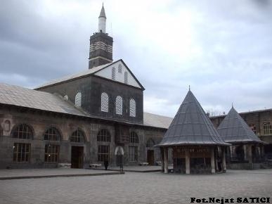 diyarbakir-ulu_cami3-fot.nejat_satici.jpg