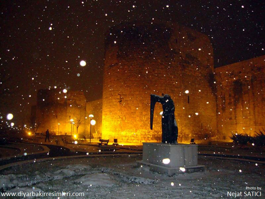 diyarbakir - gece ve kar-fot.nejat satici