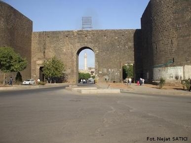 diyarbakir_kalesi-urfakapi2_fot.nejat_satici.jpg