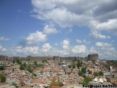 diyarbakir_kalesi-yedi_kardes_burcu-fot.nejat_satici.jpg