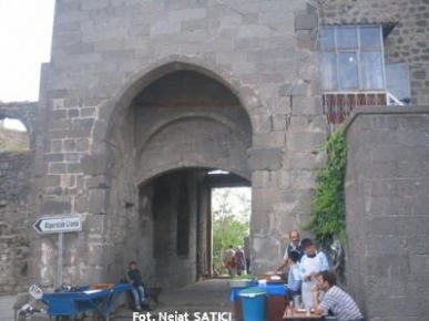 mardinkapi-diyarbakir_kalesi-fot.nejat_satici.jpg