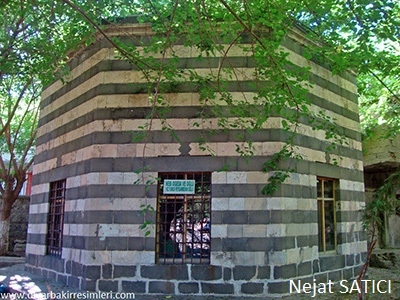 nebi_ogeda_ve_oglu-_hz._yunus_peygamberin_oglu-diyarbakir-fot.nejat_satici.jpg